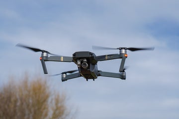 2048px-DJI_Mavic_Pro.jpg