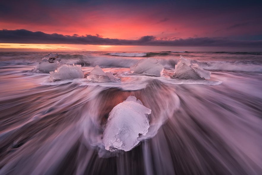 The shores of Iceland are open to travellers vaccinated from Covid-19.