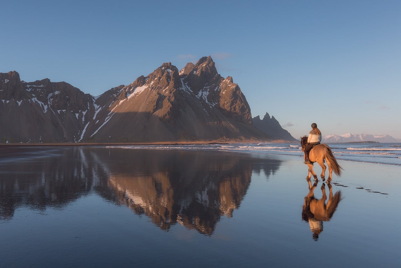 12 Day Midnight Sun Photography Workshop around Iceland